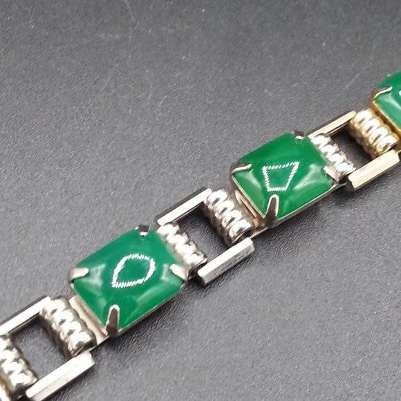Jewelry Vintage Green Glass Stone Bracelet Poshmark